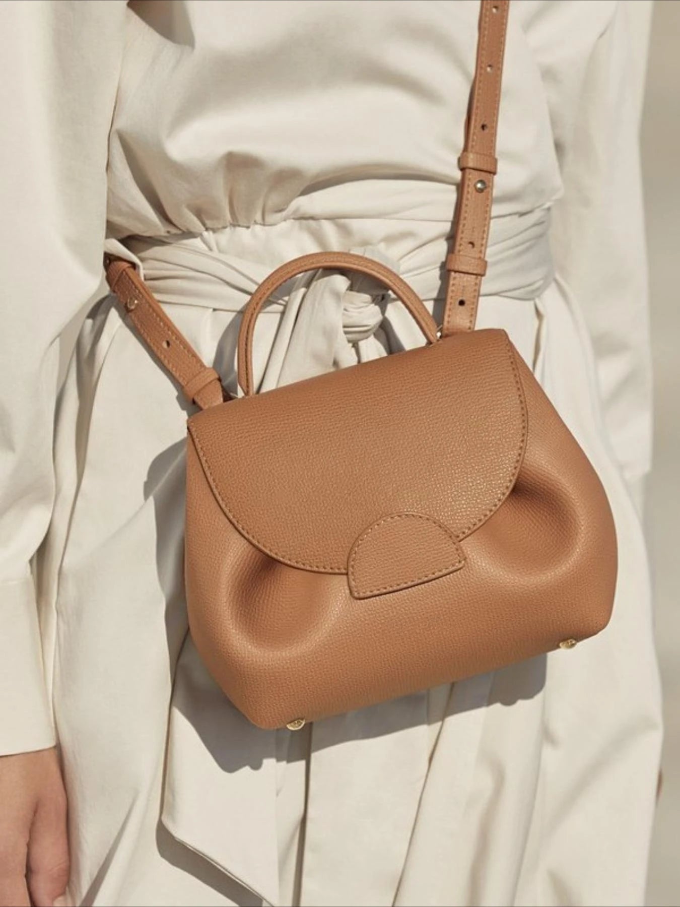 Sac à Main Design Minimaliste en Cuir – Chic & Tendance